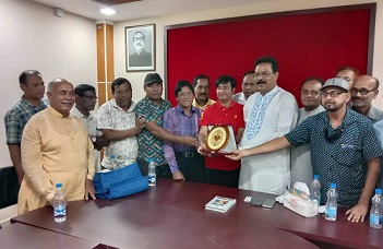 মেহেরপুরের সুস্বাদু মাছ গোশত সবজির কথা লেখনির মাধ্যমে তুলে ধরতে হবে