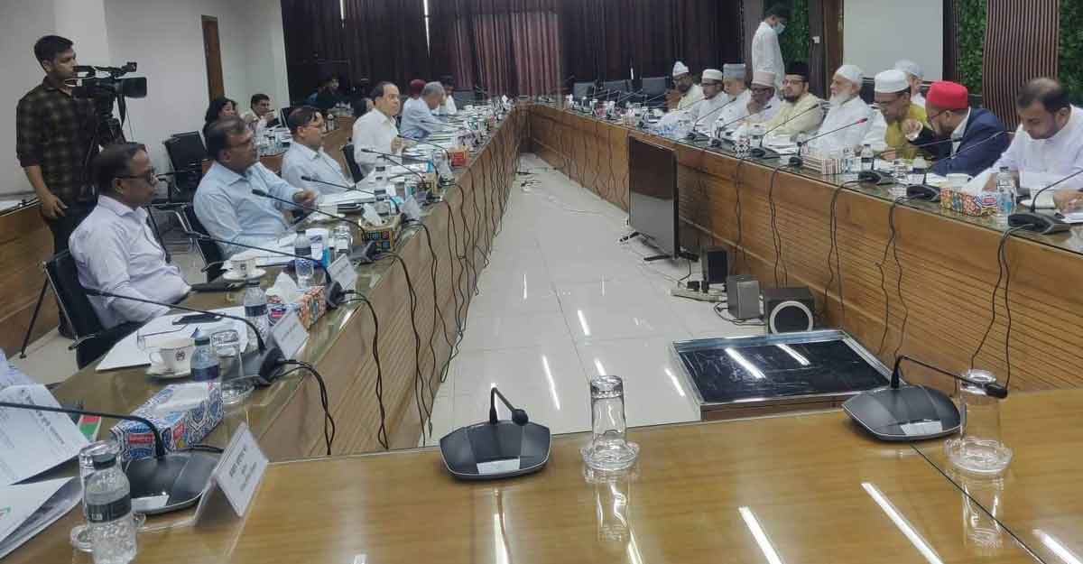 গণতন্ত্র বাঁচিয়ে রাখতে ভোটকেন্দ্রে আসতে হবে : সিইসি