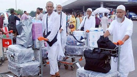 দেশে ফিরলেন ৪৭৯১০ হাজি