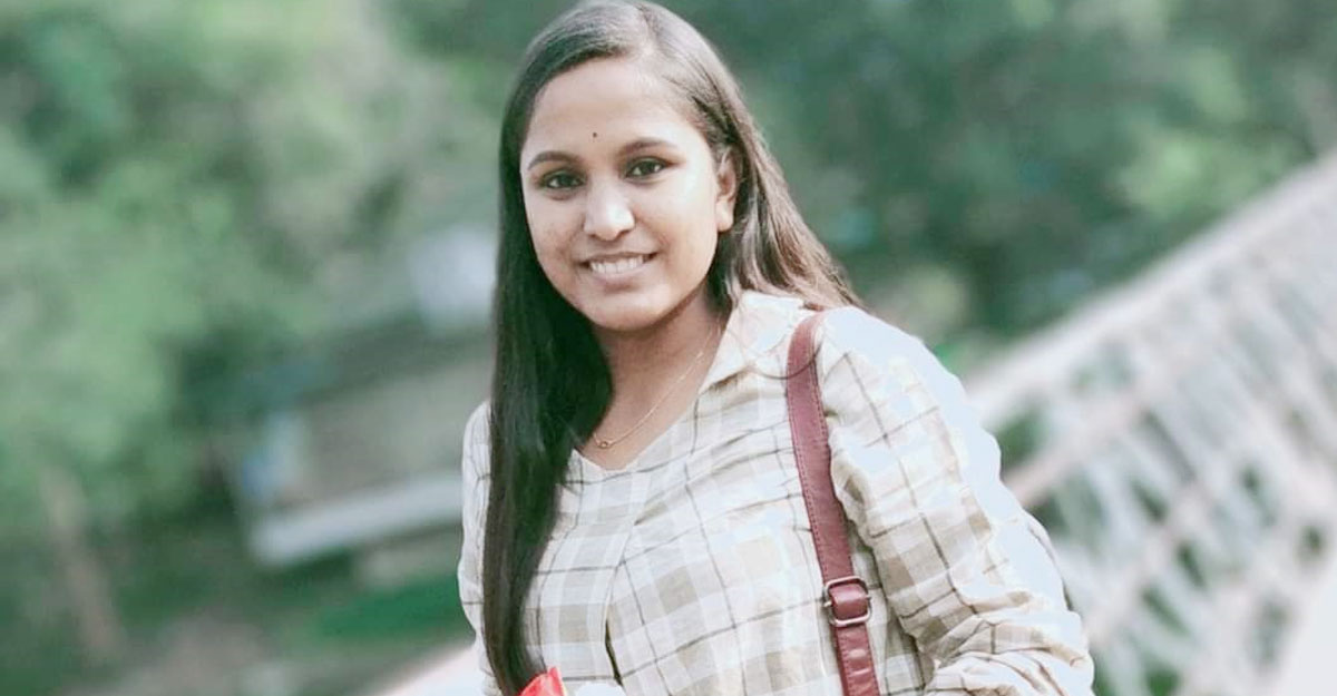 ফেসবুকে পোস্ট দিয়ে ফাঁস নিলেন স্বর্ণ পদকজয়ী আবৃত্তিশিল্পী