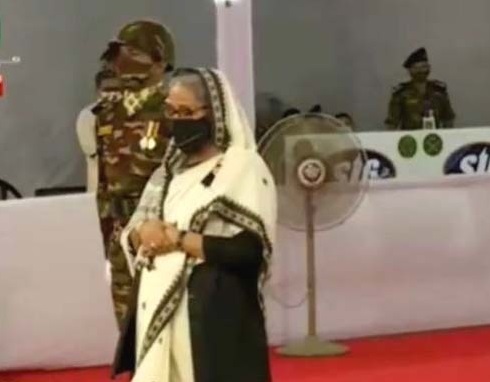 প্রধানমন্ত্রীর শ্রদ্ধা নিবেদন