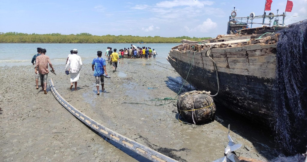 বঙ্গোপসাগরে ট্রলারডুবি: ৫ জেলের মরদেহ উদ্ধার