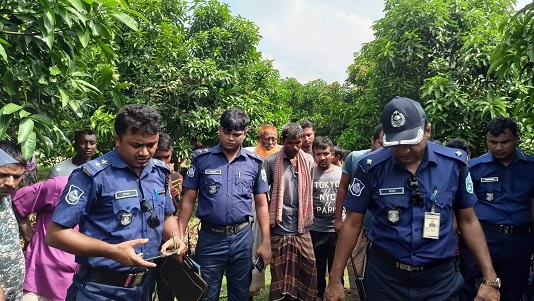 দিনাজপুরের ঘোড়াঘাটে আম বাগান থেকে এক যুবকের ঝুলন্ত লাশ উদ্ধার