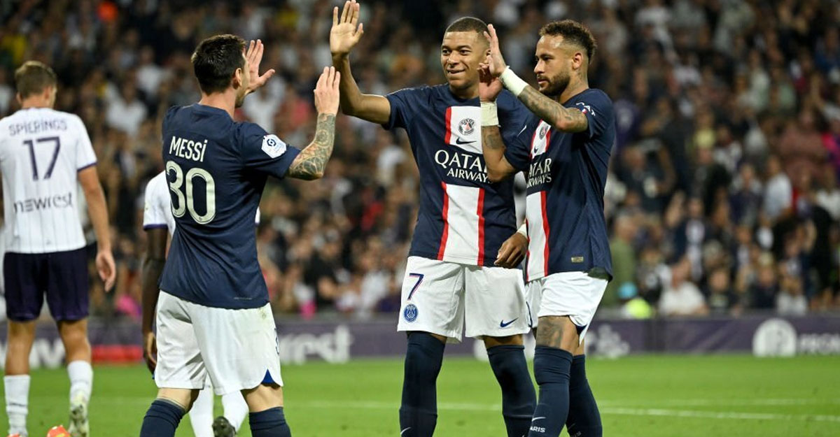 নেইমার-এমবাপেকে দিয়ে গোল দিলেন মেসি