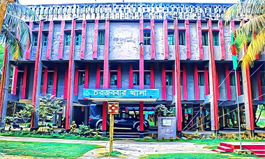 দাঁড়িয়ে থাকা বালুর টাক্টরে কাভার্ড ভ্যানের ধাক্কা: প্রাণ গেল কিশোরের