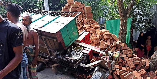 ফরিদপুরের সালথায় সড়ক দুর্ঘটনায় যুবক নিহত