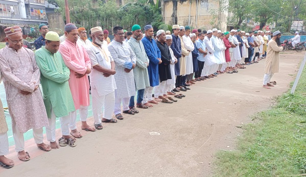 দিনাজপুরে বিএনপির গায়েবানা জানাজার নামাজ অনুষ্ঠিত