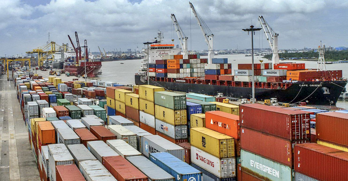 আগস্টে রপ্তানিতে রেকর্ড প্রবৃদ্ধি, ছাড়িয়েছে লক্ষ্যমাত্রাও