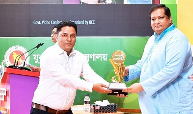 ‘শেখ হাসিনা ইয়ুথ ভলান্টিয়ার অ্যাওয়ার্ড’ পেলেন রাজু আহমেদ