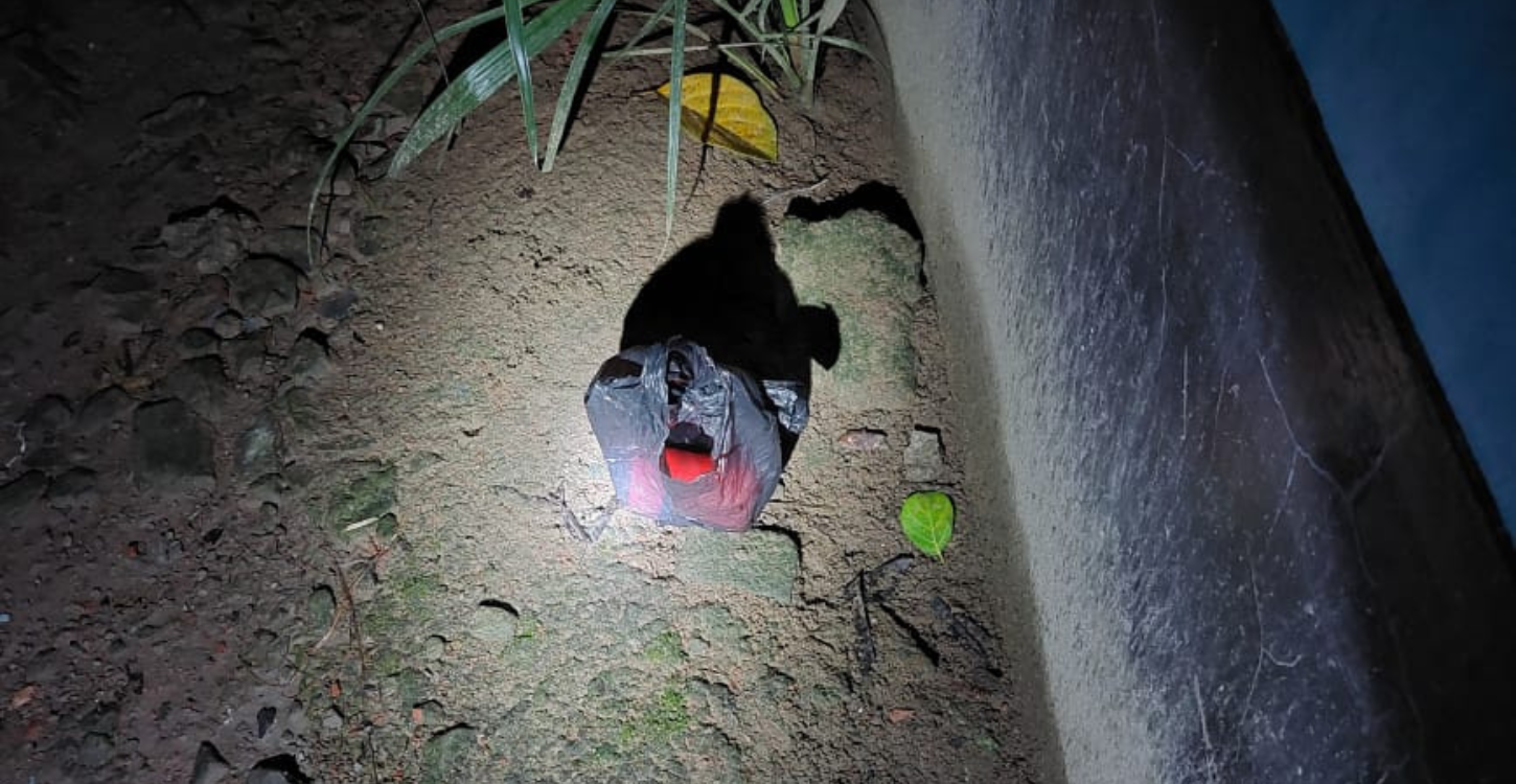 নোয়াখালীতে ইউপি সদস্যের বাড়িতে বোমা হামলা, দুটি বোমা উদ্ধার