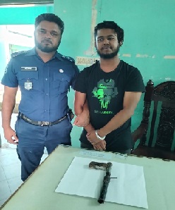 আগ্নেয়াস্ত্রসহ ১০ মামলার আসামি গ্রেফতার