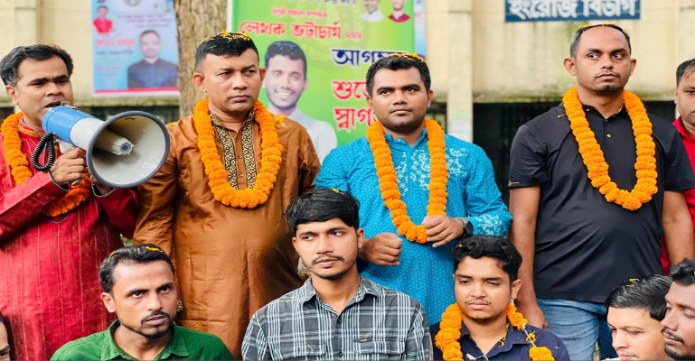 সাবেক এজিএস আমজাদ হোসেনকে তিতুমীর কলেজ ছাত্রলীগের সংবর্ধনা