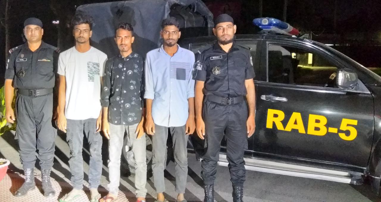 লালপুরে ইমো হ্যাকিং চক্রের ৩ সদস্য গ্রেফতার