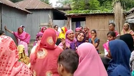 বড়াইগ্রামে স্বামীর বিরুদ্ধে স্ত্রীকে গলা কেটে হত্যার অভিযোগ