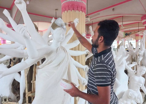 নোয়াখালীতে বেড়েছে পূজা মন্ডপ, চলছে দূর্গা পূর্জার প্রস্তুতি