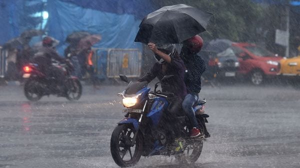 সারা দেশে বৃষ্টিপাতের প্রবণতা কিছুটা বাড়লেও এর মূল প্রভাব পড়বে দক্ষিণাঞ্চলে