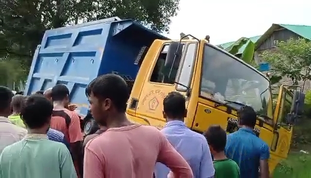 হাতীবান্ধায় ট্রাক চাপায় ১জন নিহত