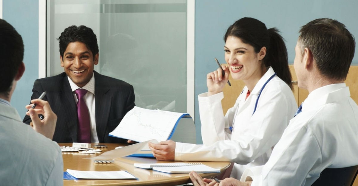 ফুল টাইম কর্মী নিচ্ছে ওমেরা ফুয়েলস