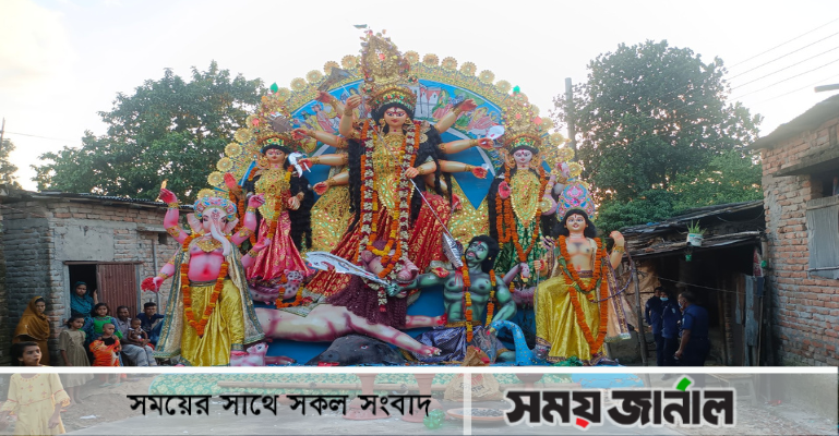 দিনাজপুরে প্রতিমা বিসর্জনের মধ্য দিয়ে শারদীয় দূর্গোৎসবের সমাপ্তি