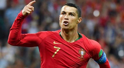 রোনালদোর ৭০০ গোল, জিতলো দলও