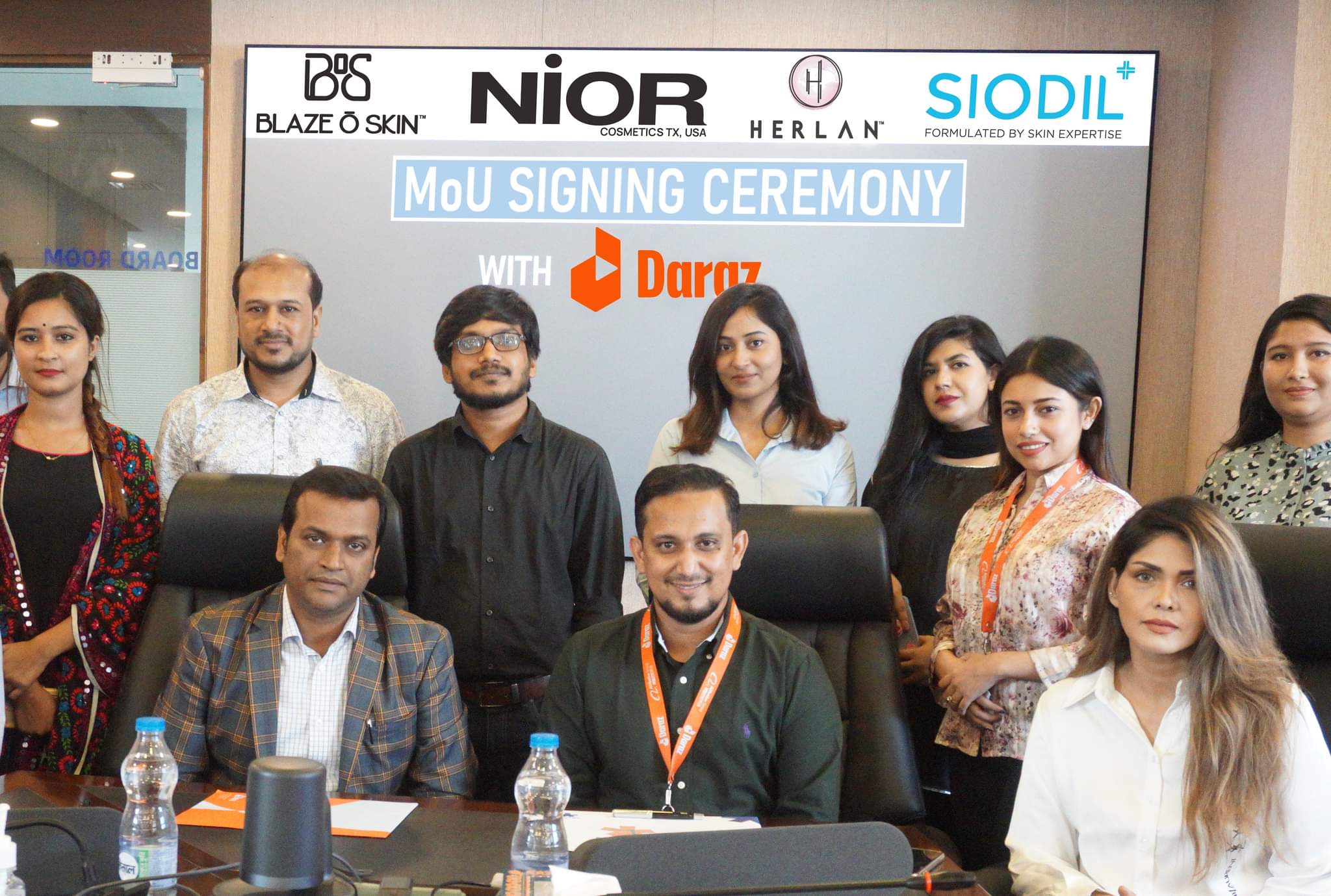 এখন থেকে দারাজে পাওয়া যাবে আমেরিকান কসমেটিক ব্র্যান্ড নিওর এর সকল পণ্য