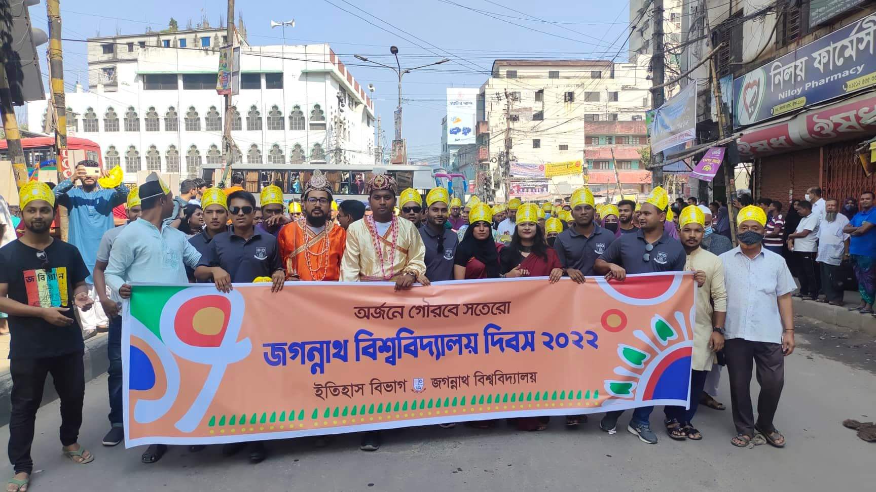 বিশ্ববিদ্যালয় দিবসে জবিতে নজর কাড়ে সিরাজউদ্দৌলা-মীরজাফর