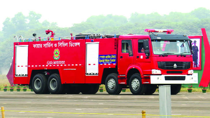 কূপে আটকে পড়া শ্রমিককে ১০ ঘণ্টা পর জীবিত উদ্ধার করেছে