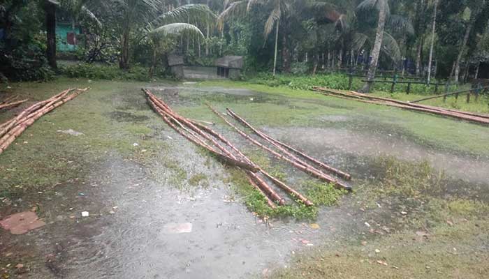 বাগেরহাটে সারারাত বৃষ্টি, ৩৪৪ আশ্রয়কেন্দ্র প্রস্তুত করা হয়েছে