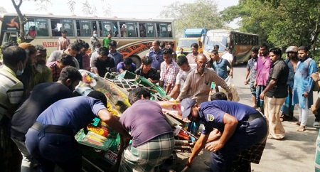 চান্দিনায় সিএনজি দুর্ঘটনা: নারী-শিশুসহ নিহত ৩