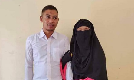 কালীগঞ্জে বিয়ের পারিবারিক স্বীকৃতি পেতে ৫দিন ধরে অনশনে স্ত্রী