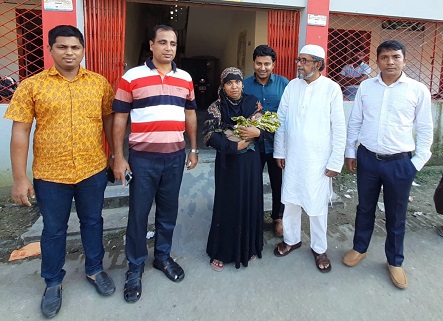 মোরেলগঞ্জে নবজাতকের দায়িত্ব নিলেন নিঃসন্তান দম্পতি