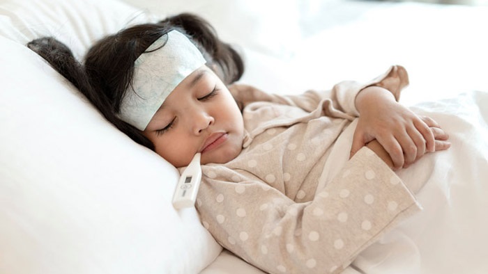 শিশুর নানা ধরনের ভাইরাসের কারণে এই সময়ে জ্বর হতে পারে