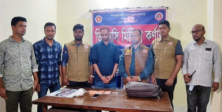 অভিনব কায়দায় পাচার, পেটে মিলল ১৩০০ ইয়াবা