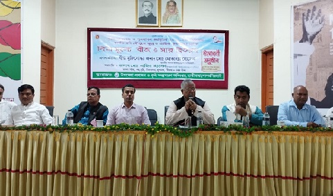 হাতীবান্ধায় বিনা মূল্যে বীজ ও সার বিতরণ