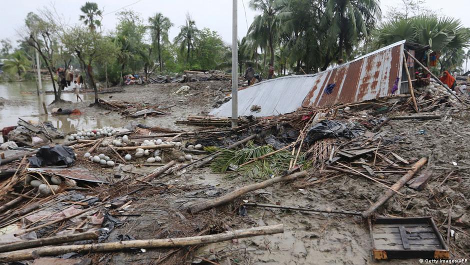 সিডরের ১৫ বছর, অপরিকল্পিত স্লুইস গেট এখন গলার কাঁটা