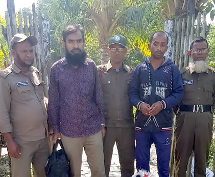 সুন্দরবনে বেপরোয়া হয়ে উঠেছে চোরা শিকারীরা