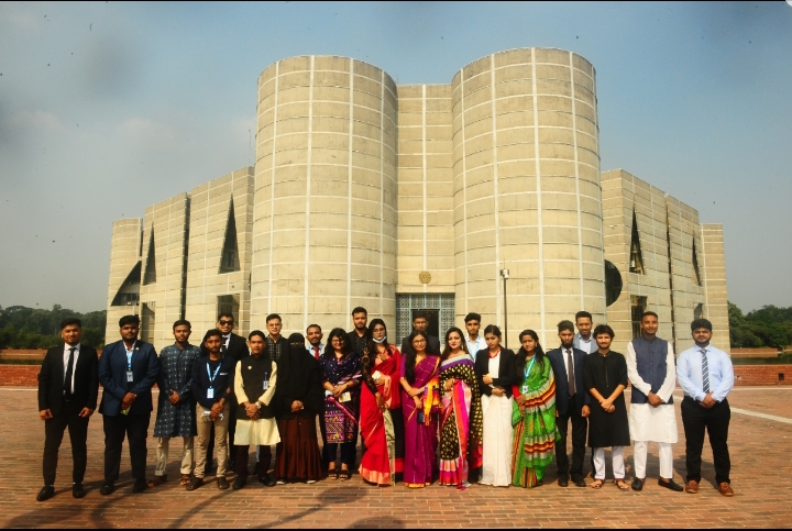 বাংলাদেশ জাতীয় সংসদ পরিদর্শন করলেন ইয়ুথ পার্লামেন্ট এর ২৪ জন যুব সাংসদ