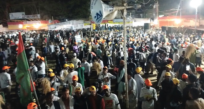 সকল বাধা পেরিয়ে সিলেট অভিমুখে মানুষের ঢল