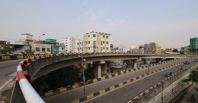 খিলগাঁও ফ্লাইওভারে ট্রাকের ধাক্কায় তিন মোটরসাইকেল আরোহী নিহত