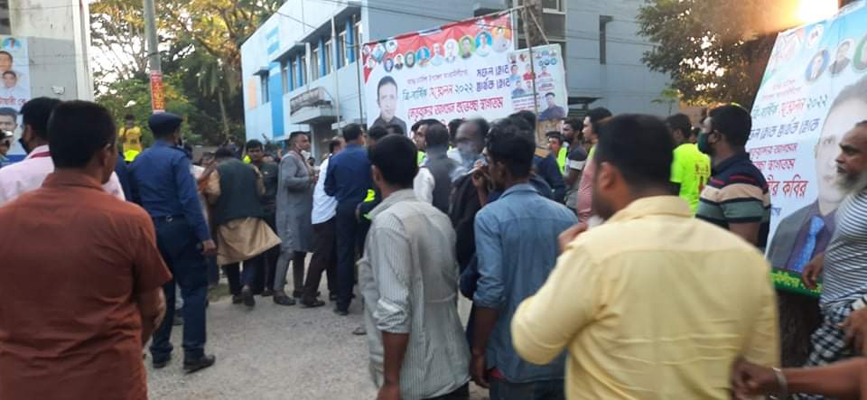 নোয়াখালীতে আ.লীগের পদ ঘোষণার পর সংঘর্ষ,পুলিশ-সাংবাদিকসহ আহত ৬