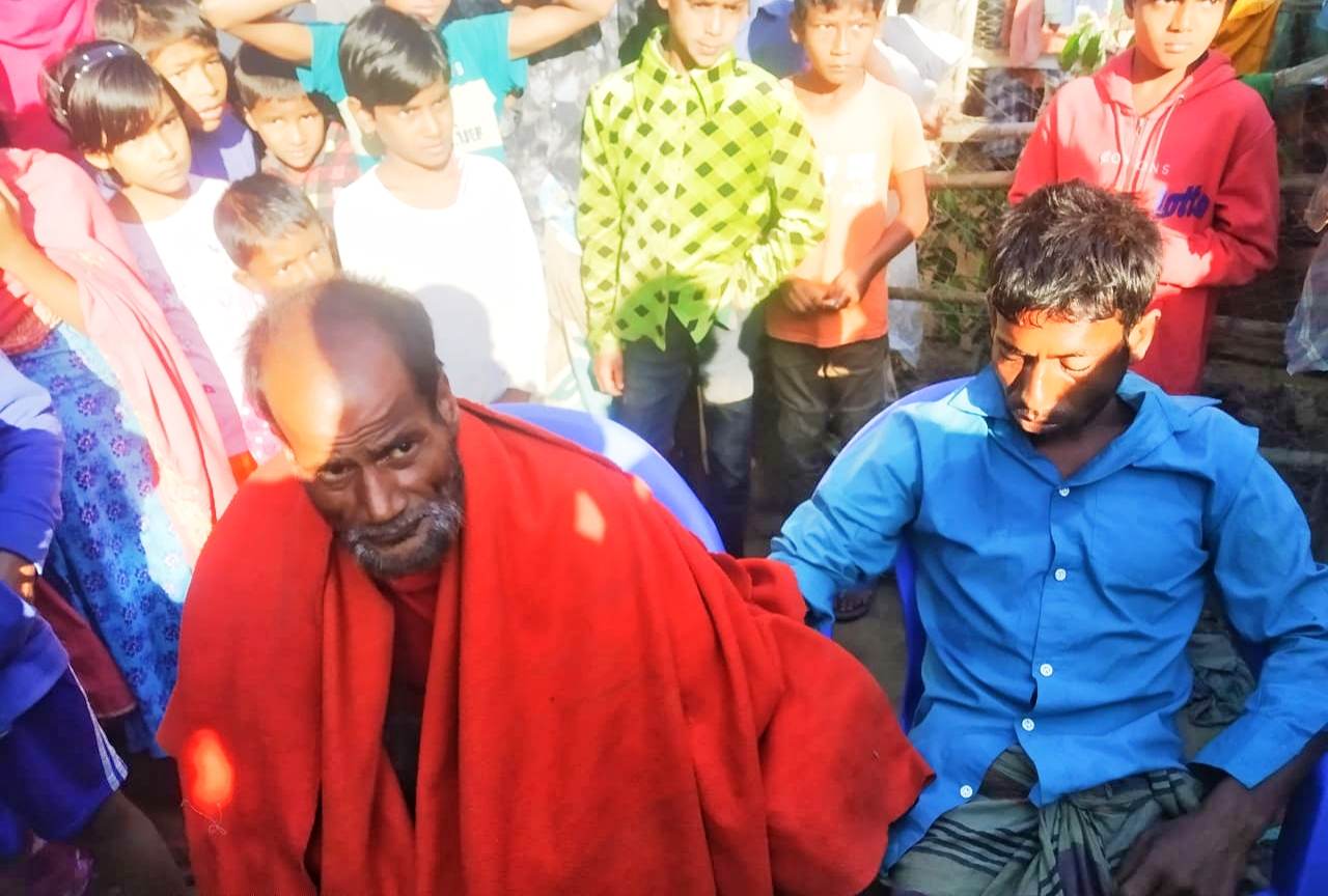 ঘোড়াঘাটে জনতার হাতে গরুসহ দুই চোর আটক