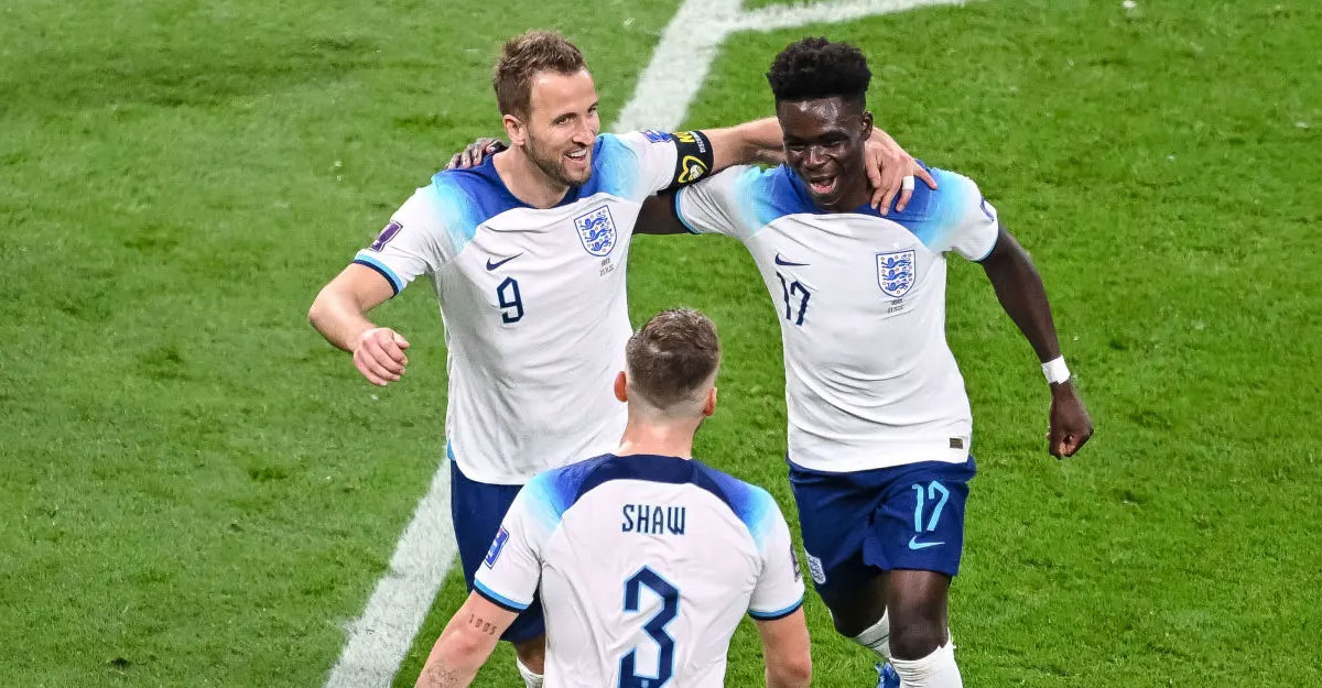 ইরানকে গোলের মালা পরিয়ে বিশ্বকাপ শুরু ইংল্যান্ডের