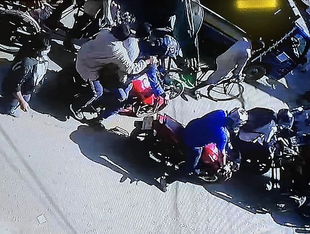 জঙ্গি,চাঞ্চল্যকর গুরুত্বপূর্ণ আসামিদের আদালতে নিতেডান্ডা বেড়ি পরানোর নির্দেশনা