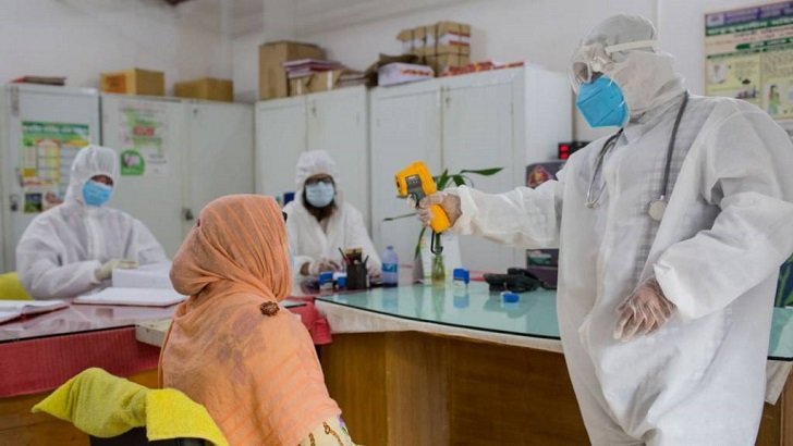 একদিনে করোনায় আক্রান্ত ৩ লক্ষাধিক, মৃত্যু  ৫শত