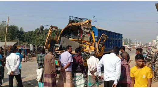 দিনাজপুরের ঘোড়াঘাটে দাঁড়িয়ে থাকা ট্রাকের ধাক্কা: চালক ও হেলপার নিহত