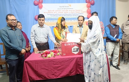 দিনাজপুরে কারিগরী প্রশিক্ষণ সমাপ্তকারীদের মধ্যে সনদপত্র বিতরণ