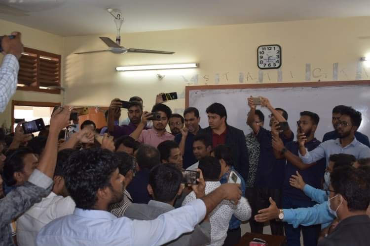 নানা নাটকীয়তার পর স্থগিত কুবি শিক্ষক সমিতির নির্বাচন