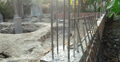 চৌদ্দগ্রামে আদালতের নির্দেশ অমান্য করে বিল্ডিং ঘর নির্মাণের অভিযোগ