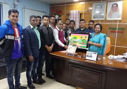 নল‌ছি‌টি‌তে সাংবাদিকদের পক্ষ থেকে ইউএনওকে বিদায় সংবর্ধনা