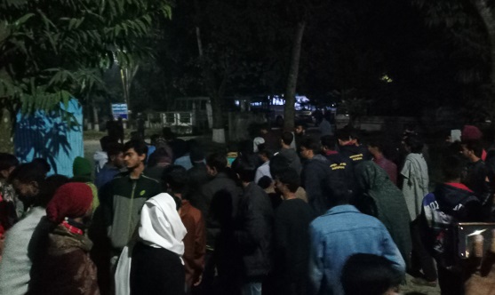 ইবিতে নির্মাণ শ্রমিক নিহত, বিভিন্ন দাবিতে শিক্ষার্থীদের বিক্ষোভ, ভাংচুর